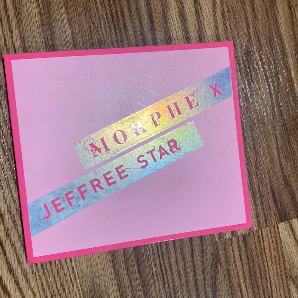 Eyeshadow palette